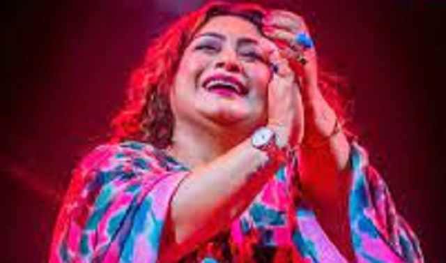 কনসার্টে পদপিষ্ট ১০, প্রশাসনের দোষ দেখছেন গায়িকা