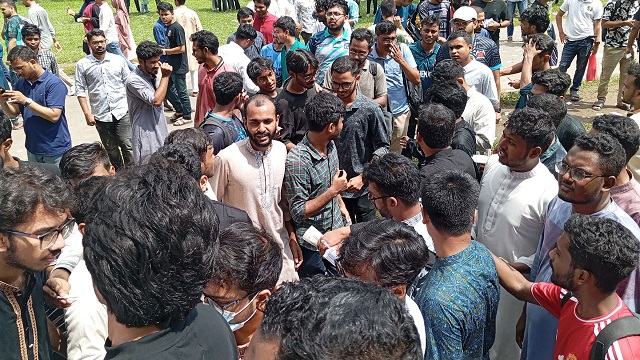 কার্জন হলে ভোটাররা ভোগান্তিতে