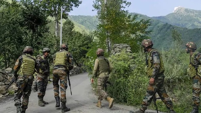 মাঝআকাশে ভয়াবহ ঝড়ের কবলে ভারতের বিমান