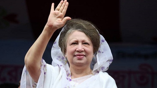 মামলার জাল থেকে বের হচ্ছেন খালেদা জিয়া