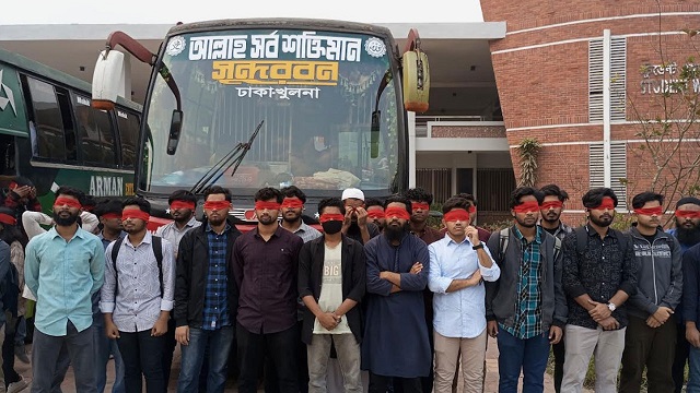 প্রধান উপদেষ্টার সঙ্গে ঢাকার পথে কুয়েট শিক্ষার্থীরা