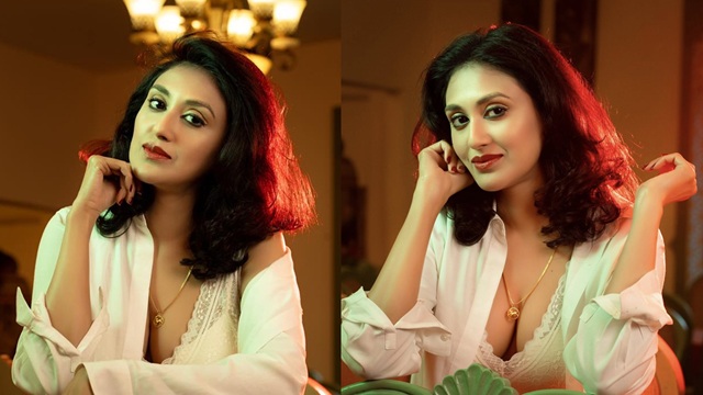 নেটিজেনদের নজর কেড়েছে কুসুম শিকদার