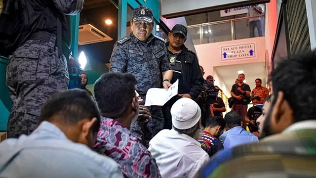 মালয়েশিয়ায় ১০ বাংলাদেশি ভুয়া চিকিৎসক গ্রেপ্তার