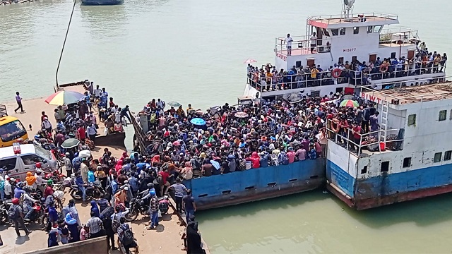 ঈদের ৬ দিন ফেরিতে সাধারণ ট্রাক পারাপার বন্ধ