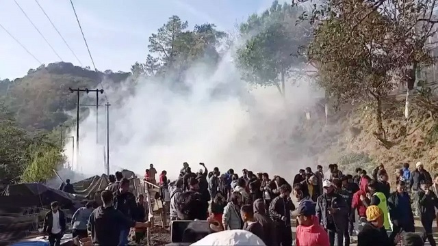 মণিপুরে আসাম রাইফেলসের ক্যাম্পে হামলা উত্তেজিত জনতার
