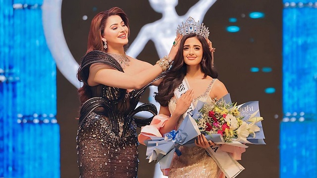 ‘মিস ইউনিভার্স ইন্ডিয়া’ মুকুট জয়ী হলেন রিয়া