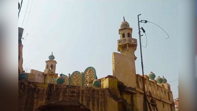 ভারতে গুড়িয়ে দেওয়া হলো ১৬৮ বছরের পুরোনো মসজিদ