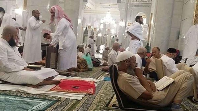 মসজিদে নববিতে ১২০ দেশের মুসল্লির ইতেকাফ