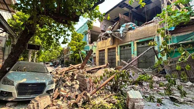 মৃতদেহের গন্ধ ছড়িয়ে পড়েছে মিয়ানমারের সাগাইংয়ে