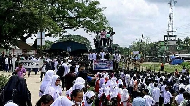 গফরগাঁওয়ে রেলপথ অবরোধ, ঢাকা-ময়মনসিংহ রেলযোগাযোগ বন্ধ