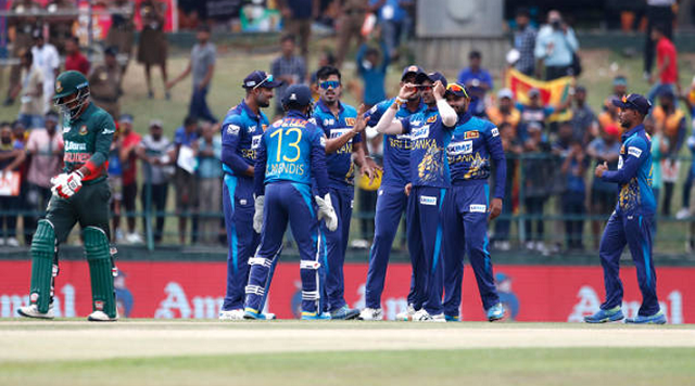 ৩ উইকেট হারিয়ে বিপদে বাংলাদেশ
