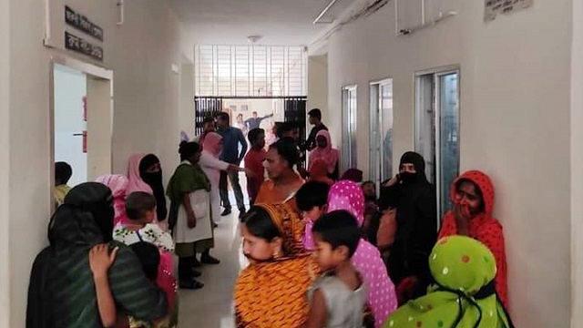 পাবনায় কুকুরের কামড়ে আহত শতাধিক, ভ্যাকসিন সংকট