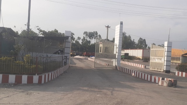 বাংলাবান্ধা স্থলবন্দরে আসছে না ভুটানের পাথর
