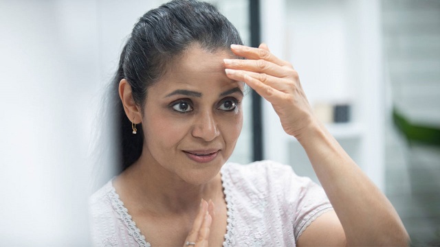 শীতে ত্বক শুষ্ক হয়ে যায়? এই পানীয়গুলো পান করুন