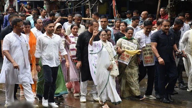 ‘বাংলা মানেই বাংলাদেশি’ বলায় ভারতজুড়ে বিতর্ক