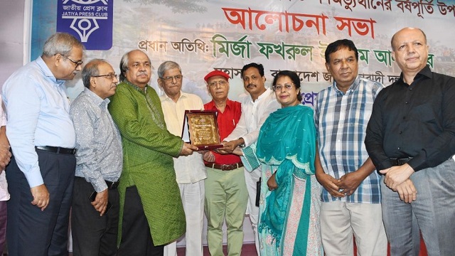 পাঁচ সম্পাদককে সম্মাননা দিল জাতীয় প্রেস ক্লাব