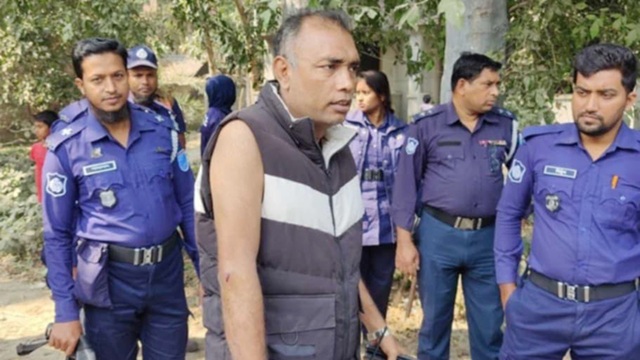 রাজবাড়ীতে পুলিশের ওপর হামলা করে আসামি ছিনতাই