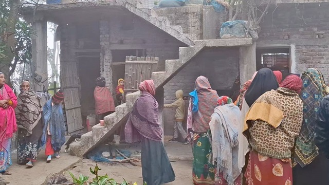 স্ত্রী‌কে গলা কে‌টে হত‌্যার পর থানায় হাজির স্বামী