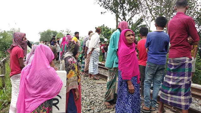 ট্রেনের নিচে ঝাঁপ দিয়ে প্রেমিক-প্রেমিকার আত্মহত্যা