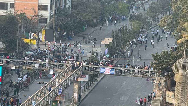 থামছে না দুই কলেজের শিক্ষার্থীদের ধাওয়া পাল্টা-ধাওয়া