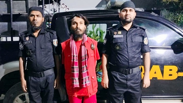 ৭৬ লাখ টাকার হেরোইনসহ ‘দরবেশ’ আটক