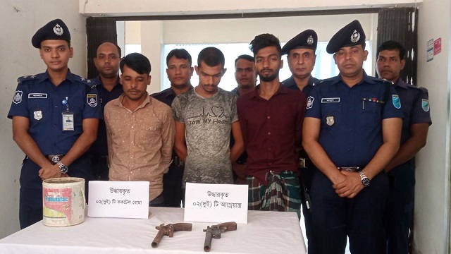 টাকা না পেয়ে স্কুলশিক্ষককে গুলি করে ছিনতাইকারীরা