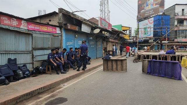 রাজবাড়ীতে এনসিপির পদযাত্রা, তৎপর আইনশৃঙ্খলা রক্ষাকারী বাহিনী