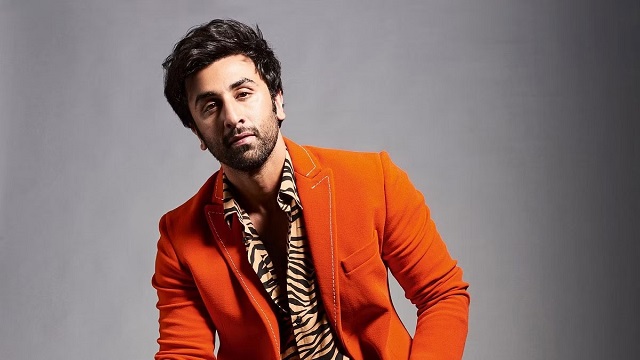 প্যান্টে গরম চা ফেলে দিয়েও মেজাজ ঠাণ্ডা রাখলেন রণবীর