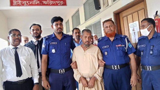 ভিডিও প্রকাশের ভয় দেখিয়ে একাধিকবার ধর্ষণ, যুবক গ্রেপ্তার
