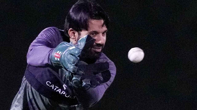 প্রতি ছক্কায়, উইকেটে ফিলিস্তিনে লাখ রুপি দেবে রিজওয়ানরা
