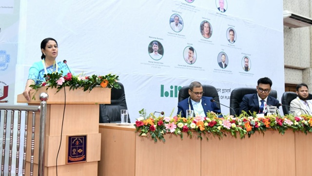 প্রকল্প বাস্তবায়নে পরিবেশ রক্ষাকে সর্বোচ্চ গুরুত্ব দিতে হবে