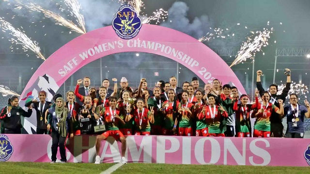 একুশে পদক পাচ্ছে সাফজয়ী নারী ফুটবল দল