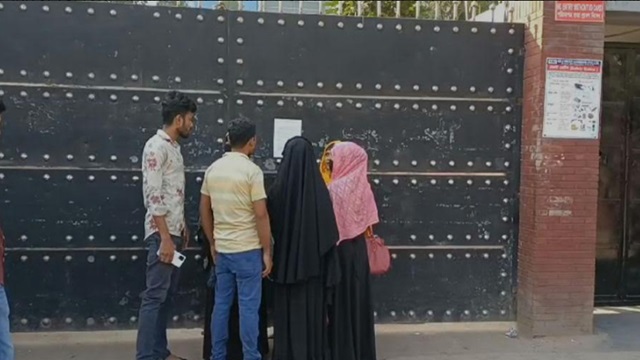 সাভারে শতাধিক পোশাক কারখানা অনির্দিষ্টকালের জন্য বন্ধ ঘোষণা