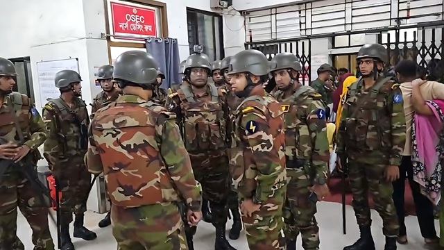 দালাল ধরতে সোহরাওয়ার্দী হাসপাতালে যৌথবাহিনীর অভিযান