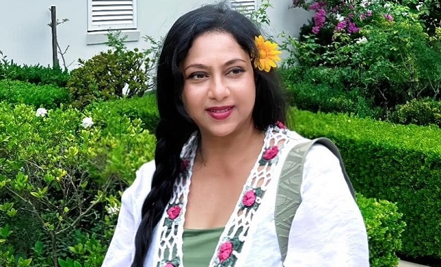 শাবনূরকে দেখে হতাশ ভক্তরা