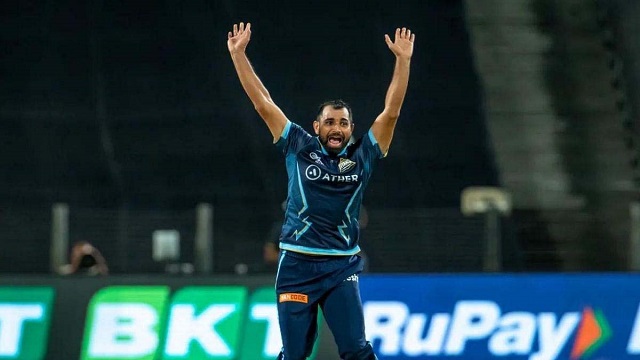 বোলাররা সাহায্য পান না, ক্ষোভ ঝারলেন শামি