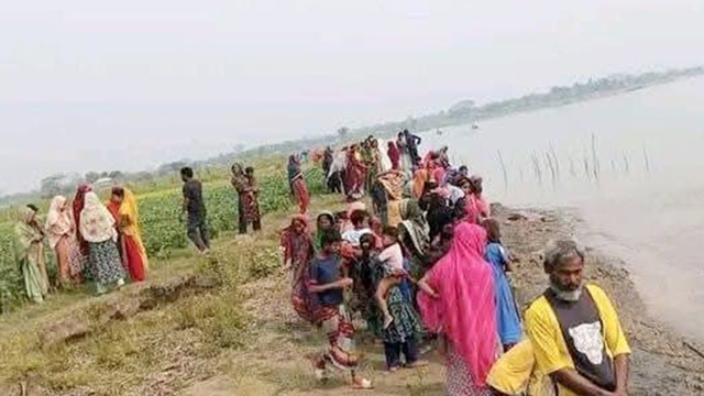 জোয়ারের পানিতে ভেসে এলো নারী ও শিশুর মরদেহ