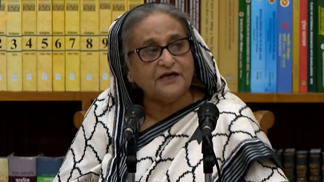 আত্মবিশ্বাস থাকলে বিবৃতি ভিক্ষা করে বেড়াতেন না