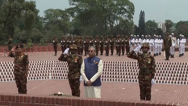 জাতীয় স্মৃতিসৌধে বীর শহীদদের প্রতি নতুন রাষ্ট্রপতির শ্রদ্ধা