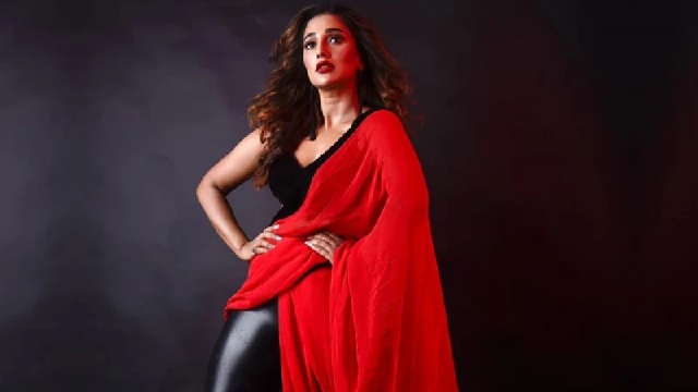 সায়ন্তিকার বিরুদ্ধে অর্থ মেরে দেওয়ার অভিযোগ