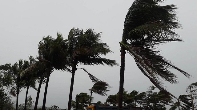 মধ্যরাত পর্যন্ত ৮০ কিমি বেগে ঝড়ের আভাস