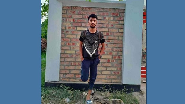 ‘স্বপ্নপূরণ করতে টাকা নয়তো মা-বাবার প্রয়োজন যার কোনোটাই আমার নেই’