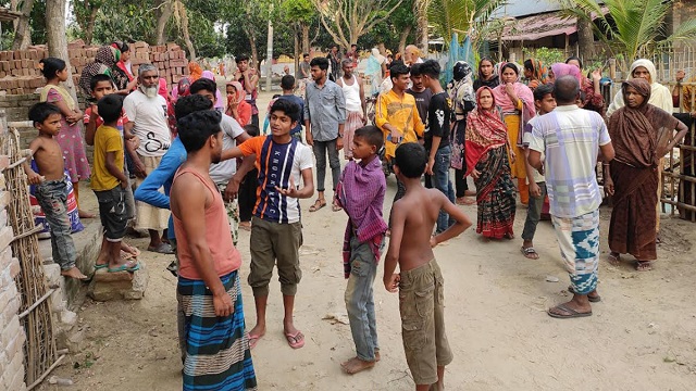 সহপাঠীর ছুরিকাঘাতে গুরুতর আহত ৯ম শ্রেণির ছাত্র