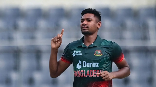এক ওভারে ২ উইকেট মুস্তাফিজের, ব্যাটিং বিপর্যয়ে আফগানিস্তান