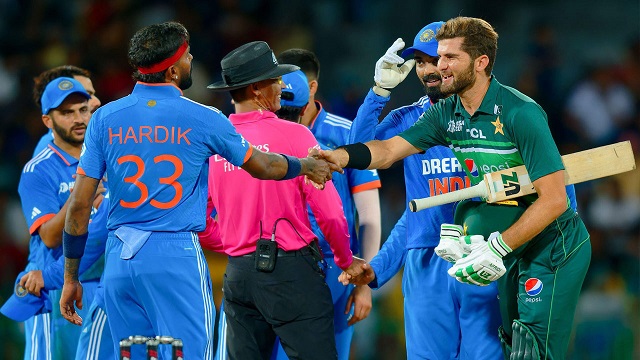 ১০ বছর ধরে কেবল ১ বেলা খাবার খান শামি 