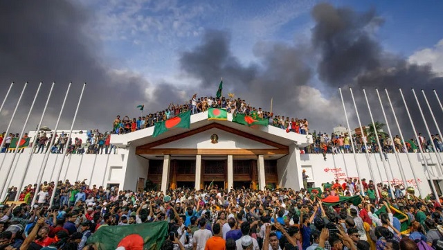 ইতিহাসকে নির্ভুল করার চেষ্টা, বাংলাদেশ তার অতীতকে নতুন করে লিখছে