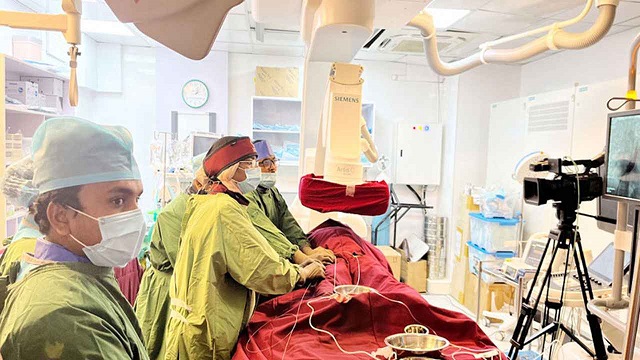 দেশে প্রথমবারের মতো হৃদযন্ত্রের ভেনাস পি-ভালভ প্রতিস্থাপন