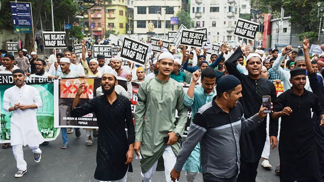 বিতর্কিত ওয়াকফ বিলের বিরুদ্ধে আন্দোলনে নামছে ভারতীয় মুসলিমরা