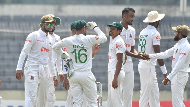 বাংলাদেশের প্রাপ্তি কেবল এক উইকেট