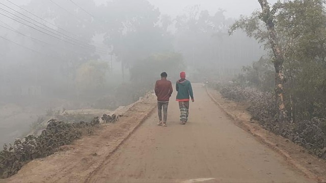 কুয়াশায় ঢাকা পড়েছে পঞ্চগড়, তাপমাত্রা ১০.৯ ডিগ্রি 